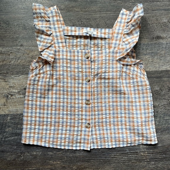 NWOT Gingham Seersucker Ruffle-Strap Button-Up Tank Top - Picture 2 of 6
